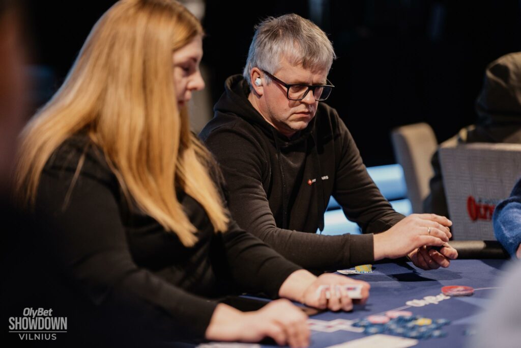Ketvell and Navickas Hoist OlyBet Showdown Vilnius Ace Breaker Trophies